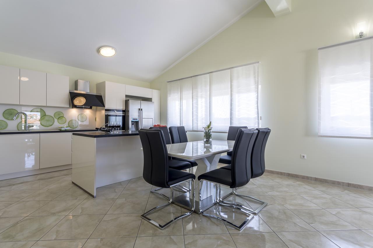 Apartmani Lukic Сплит Экстерьер фото