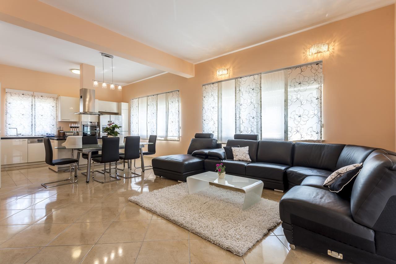 Apartmani Lukic Сплит Экстерьер фото