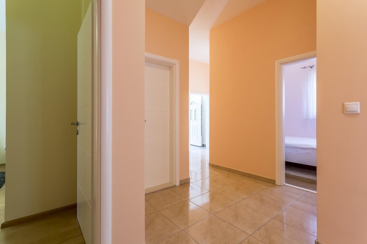 Apartmani Lukic Сплит Экстерьер фото