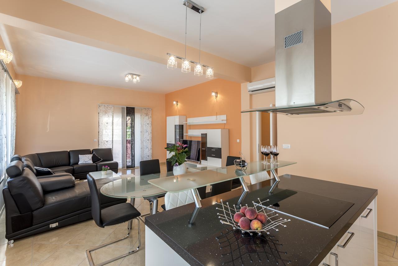 Apartmani Lukic Сплит Экстерьер фото